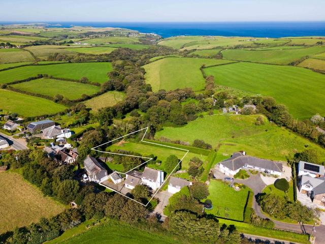 House for sale in Pendoggett, Cornwall