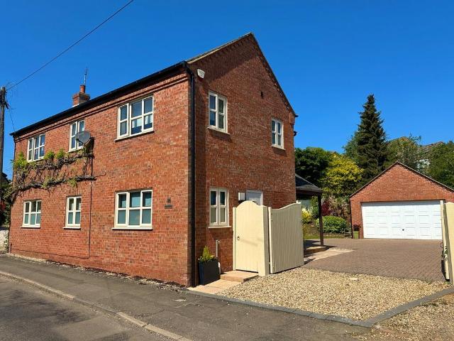 House for sale in Ravensthorpe, Northamptonshire