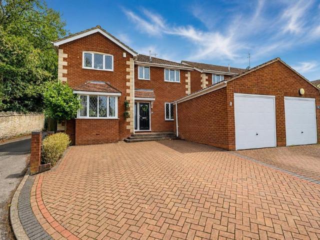 House for sale in Rushden