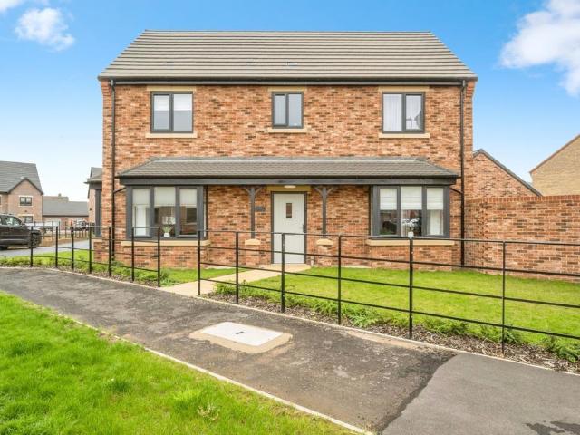 House for sale in Edenthorpe, South Yorkshire