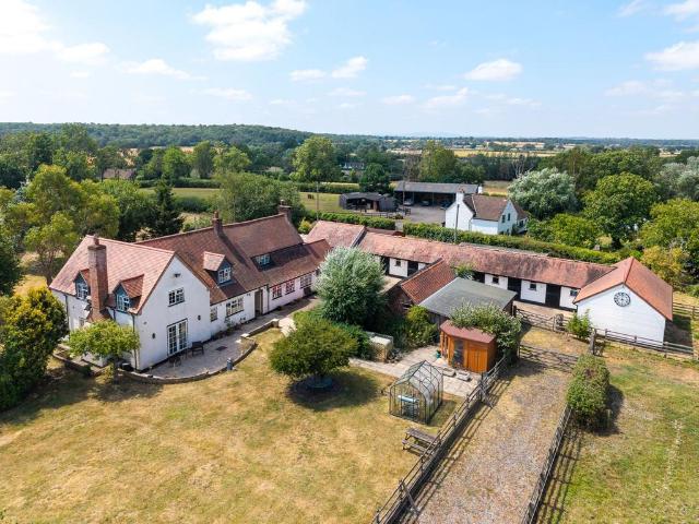 House for sale in Crookhill, Worcestershire