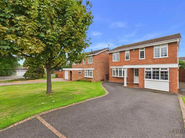 House for sale in Rolleston on Dove, East Staffordshire