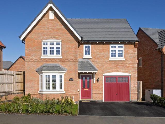 House for sale in Priors Hall Park, Weldon