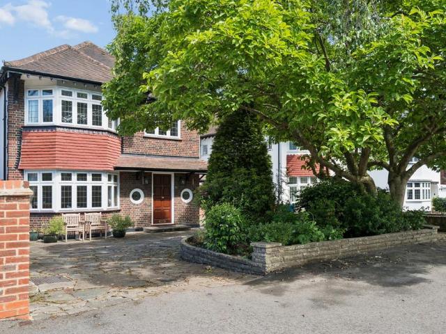 House for sale in Pinner, Greater London