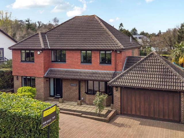 House for sale in The Butts, Kent