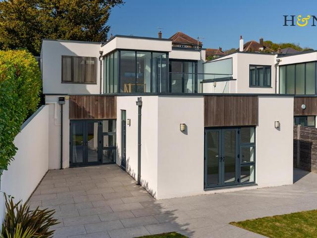 House for sale in Fishersgate, West Sussex