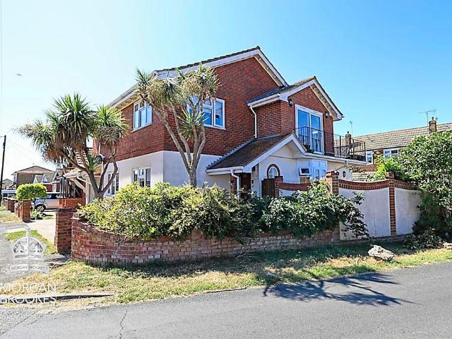 House for sale in Leigh Beck, Essex