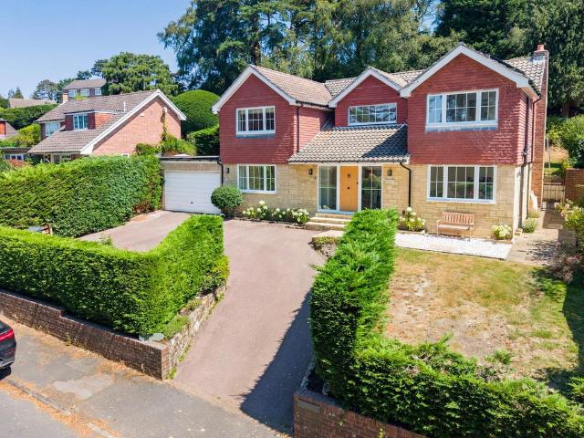 House for sale in Crowborough Warren, Cross In Hand