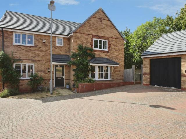 House for sale in Crick, Northamptonshire