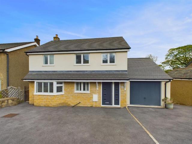 House for sale in Charlesworth, East Midlands