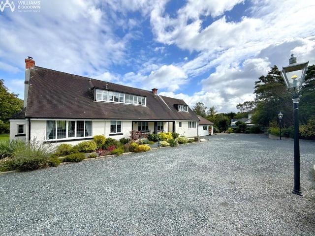 House for sale in Penrhoslligwy, Brynrefail
