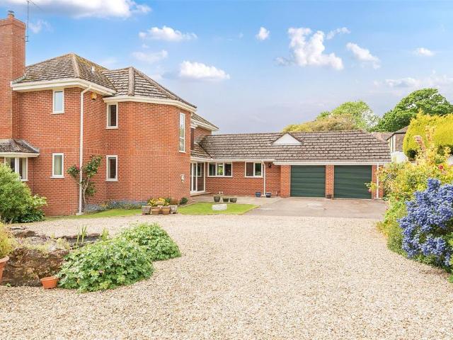 House for sale in Chapel Cleeve, Somerset