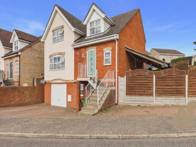 House for sale in Sudbury, Chelmondiston
