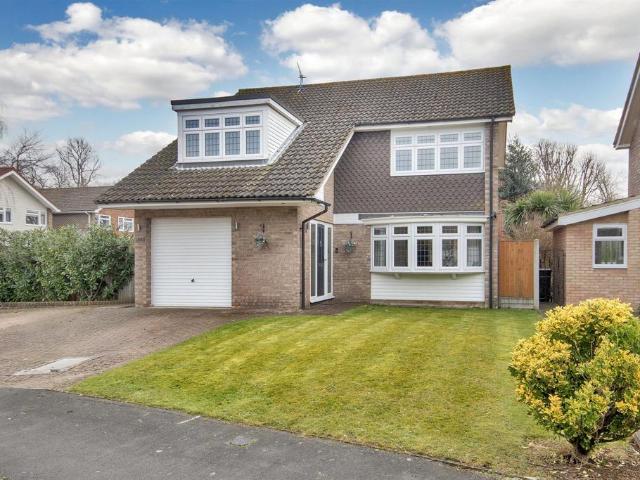 House for sale in Longfield and New Barn, Monks Orchard