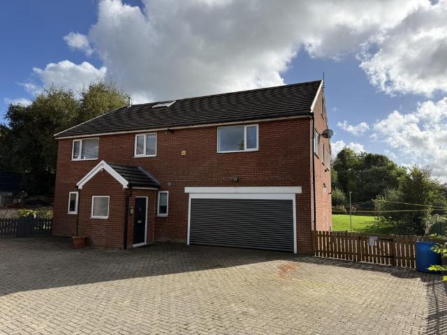 House for sale in Lydgate, Calderdale