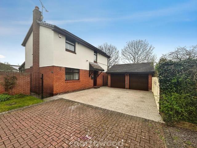 House for sale in Hatfield, South Yorkshire