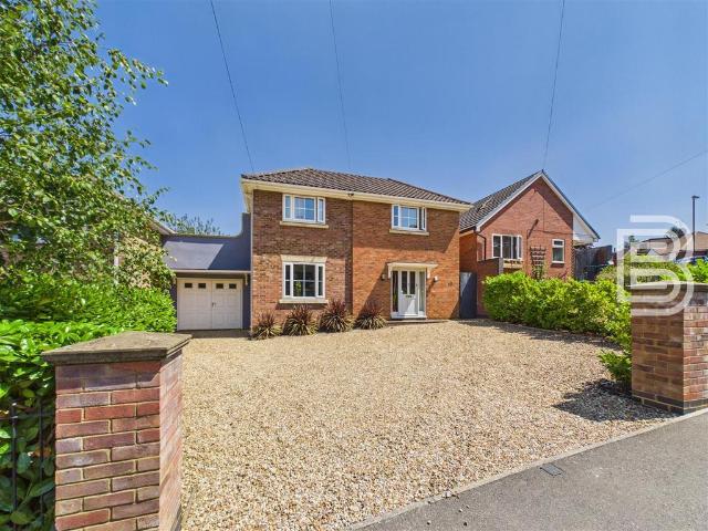 House for sale in Hillmorton Paddox, New Bilton