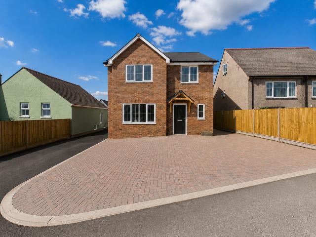House for sale in Bromsberrow Heath, Gloucestershire
