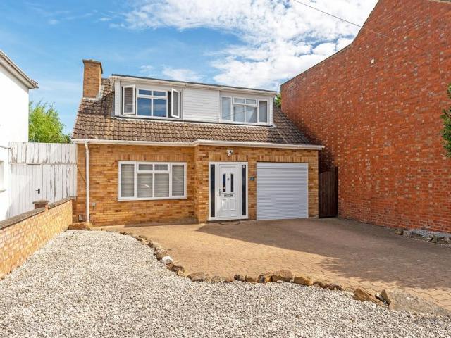 House for sale in Rothwell