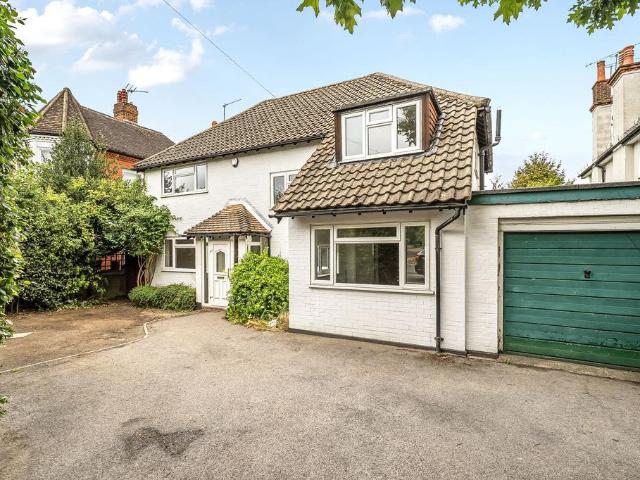 House for sale in Pachesham Park, Surrey
