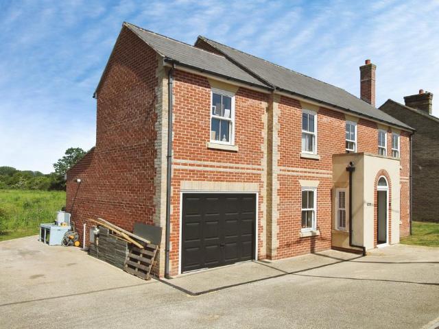 House for sale in Dale Hill, Essex