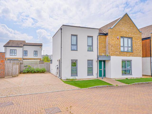 House for sale in Monkston Park, Milton Keynes