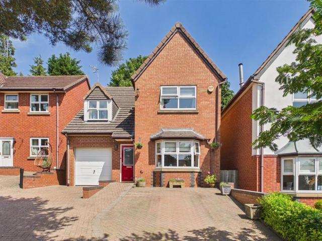 House for sale in Dixons Green, West Midlands