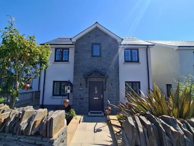 House for sale in Llangyndeyrn, Pontyberem