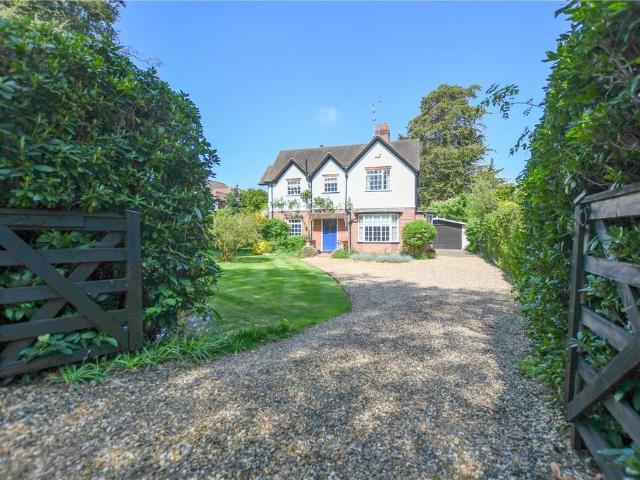 House for sale in Emmbrook, Wokingham