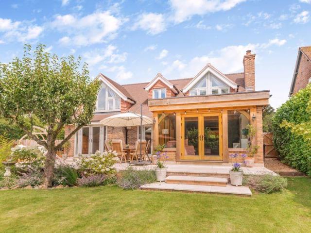 House for sale in Pachesham Park, Surrey