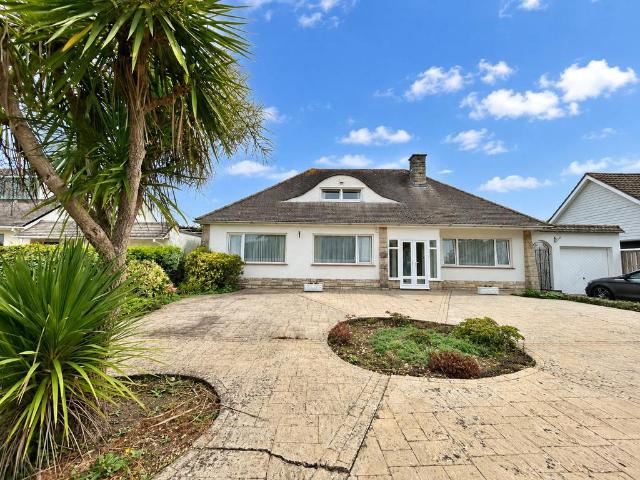 House for sale in Walkford, Highcliffe-on-Sea