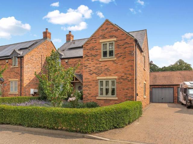 House for sale in Evershot, Oxfordshire