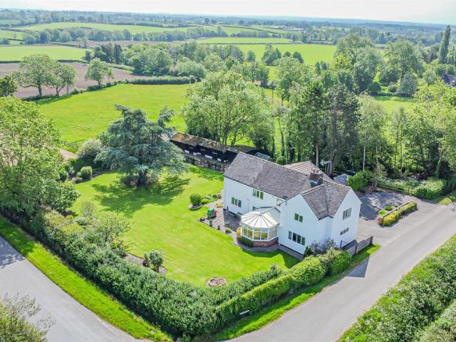 House for sale in Froggatt, East Midlands