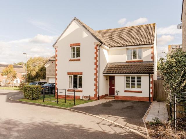 House for sale in Highbrook Park, Hambrook