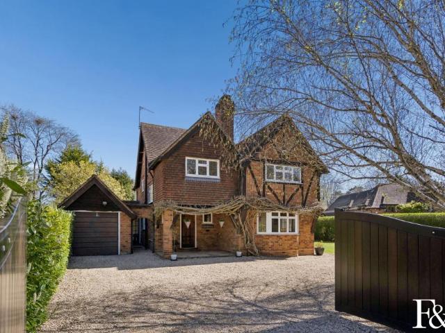 House for sale in Chalfont St. Peter, Denham