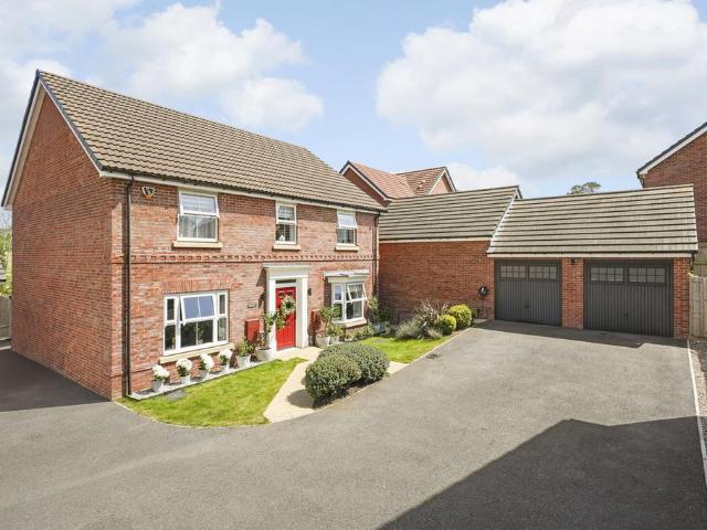 House for sale in Stanford On Avon, Leicestershire