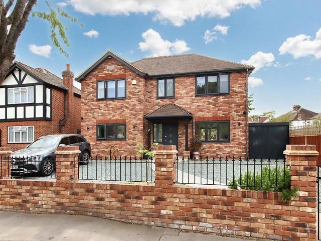 House for sale in London Borough of Croydon, Shirley