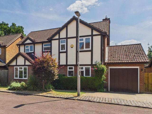 House for sale in Pouchen End, Hertfordshire