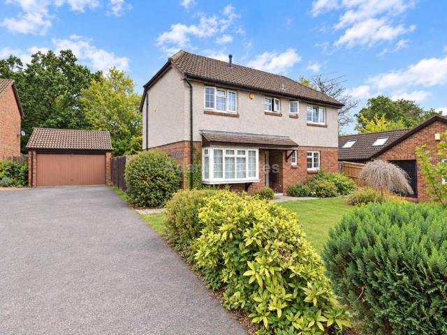 House for sale in Purley on Thames, West Berkshire