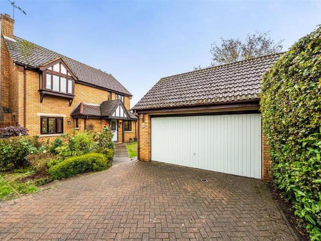 House for sale in Leavesden, Three Rivers