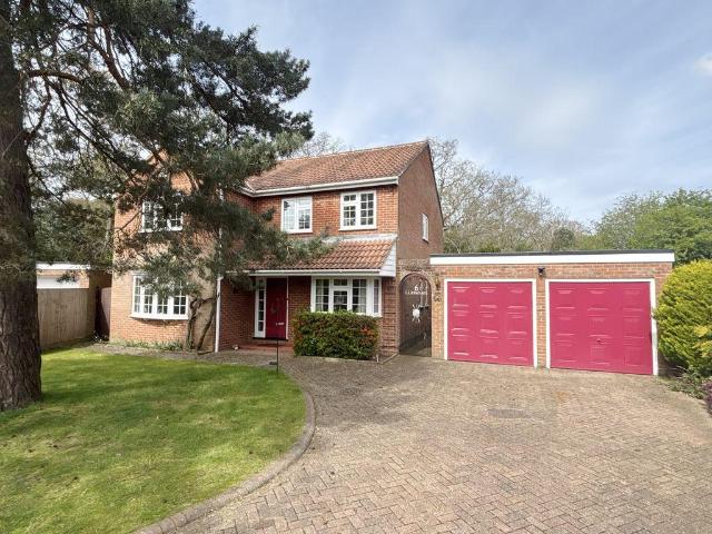 House for sale in Farnham Common, Buckinghamshire