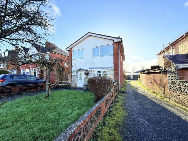 House for sale in Shirley, West Midlands