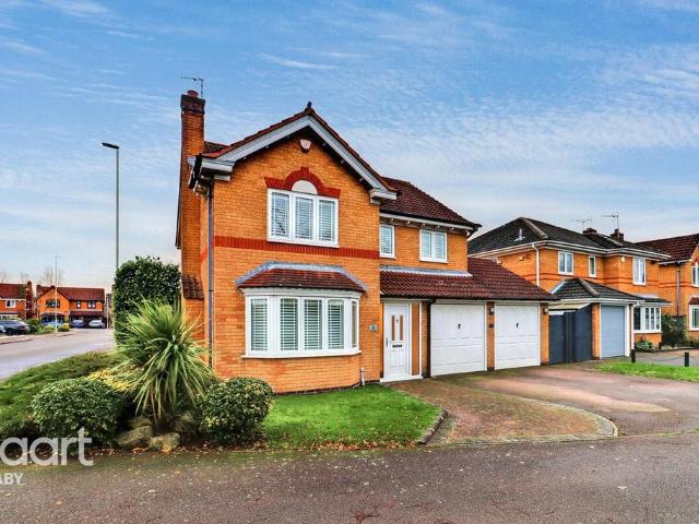 House for sale in Whetstone, Pinfold
