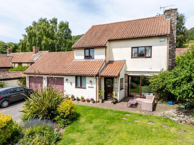 House for sale in Weston-in-gordano, North Somerset