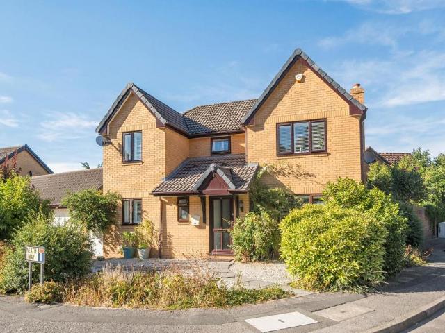 House for sale in Knightwood Park, Barton Stacey