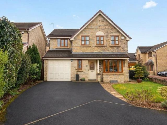 House for sale in Hadfield, High Peak