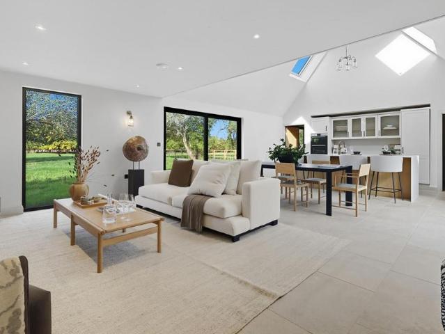 House for sale in Chipping Hill, Essex