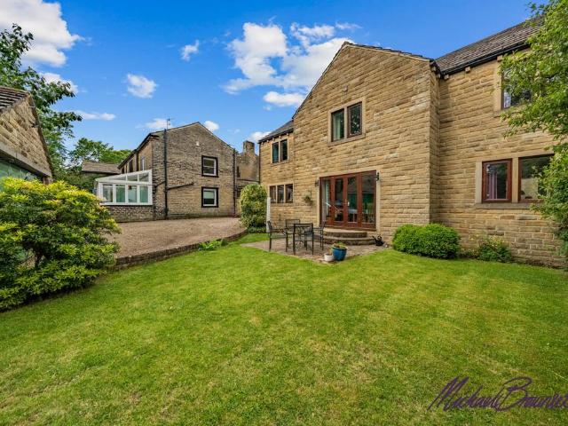 House for sale in Broad Folds, Clayton
