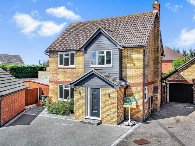 House for sale in Noak Hill, Noak Bridge