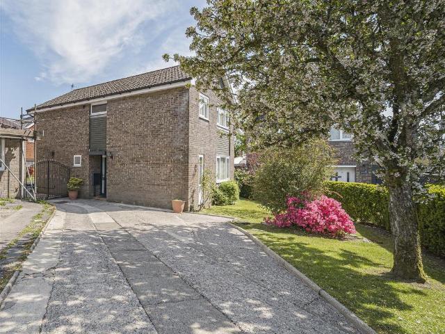 House for sale in Parc Gwernfadog, Ynystawe
